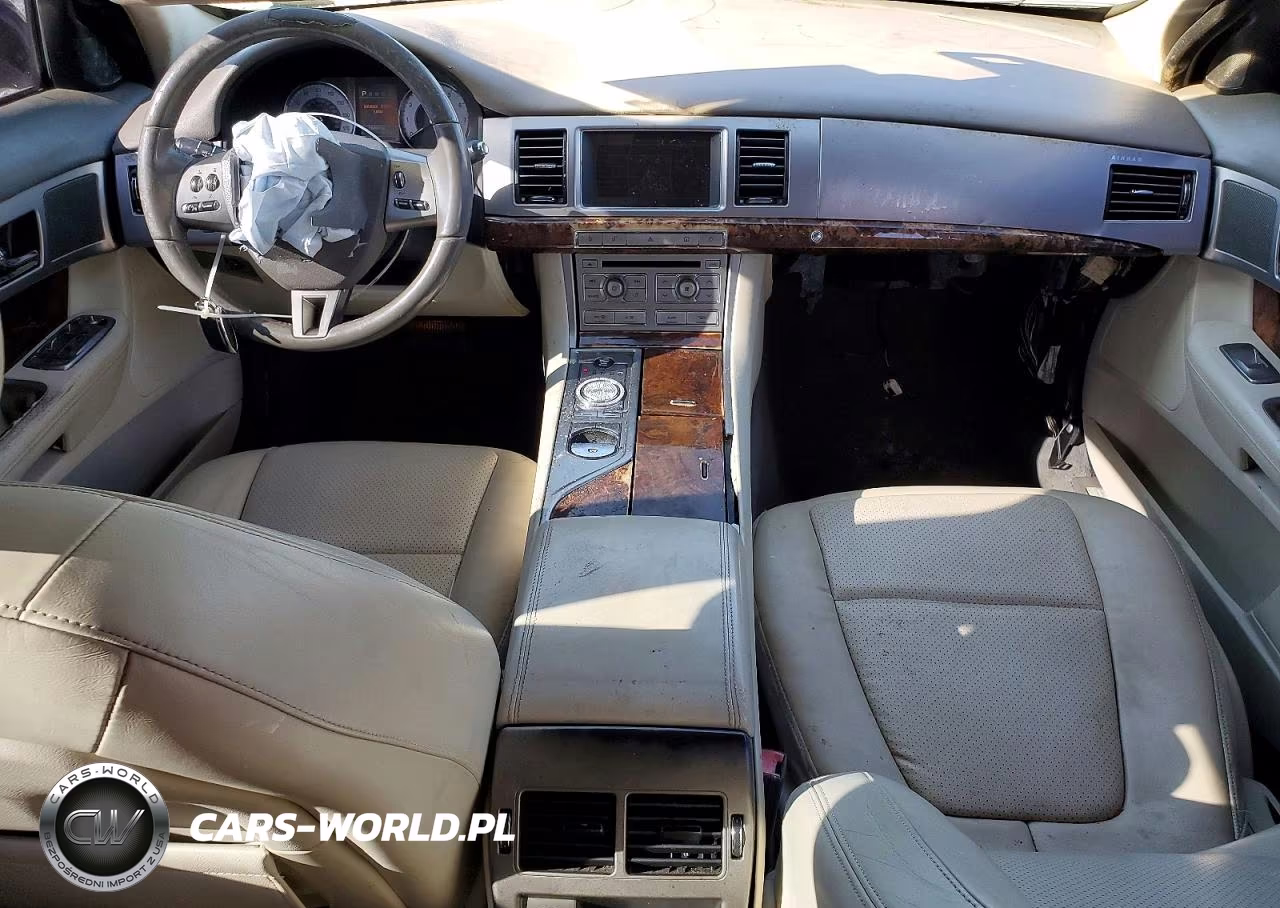 2011 Jaguar Xf Premium VIN:SAJWA0GB2BLR95544 - 8