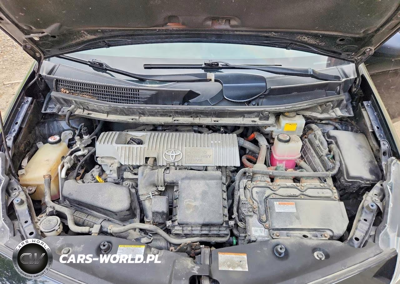 2017 Toyota Prius V Two VIN:JTDZN3EU2HJ066481 - 11