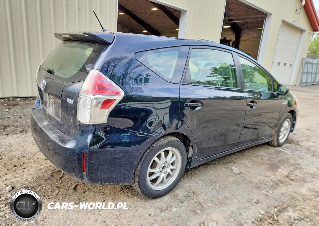 2017 Toyota Prius V Two VIN:JTDZN3EU2HJ066481 - 3