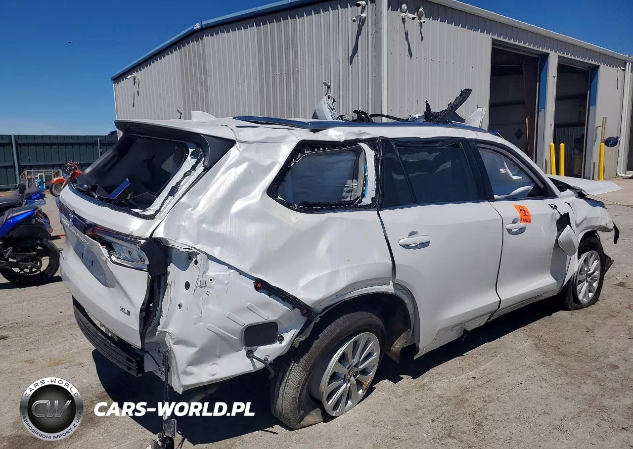 2025 Toyota Grand Highlander Hybrid Xle VIN:5TDACAB53SS054483 - 3