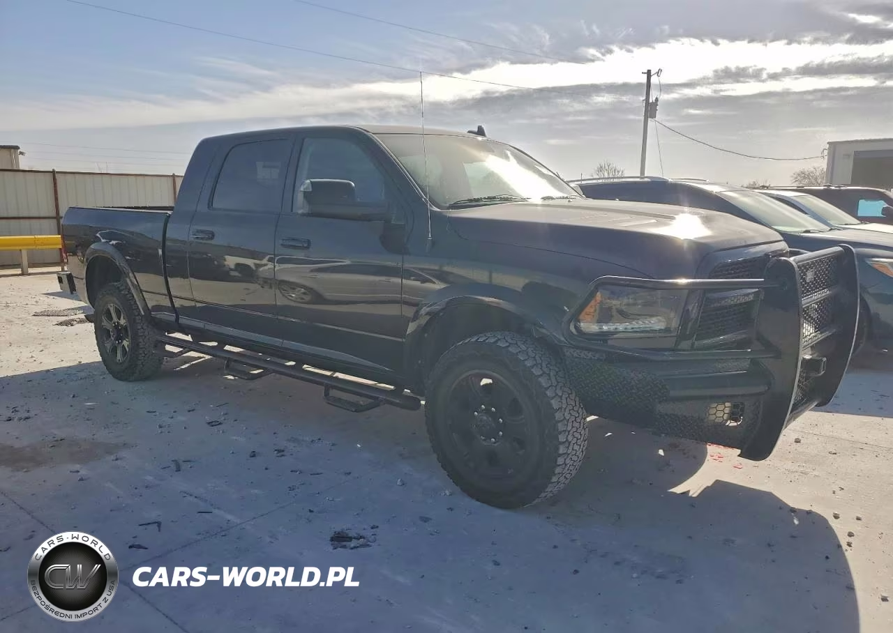 2015 Ram 2500 Laramie VIN:3C6UR5NJ8FG632584 - 4