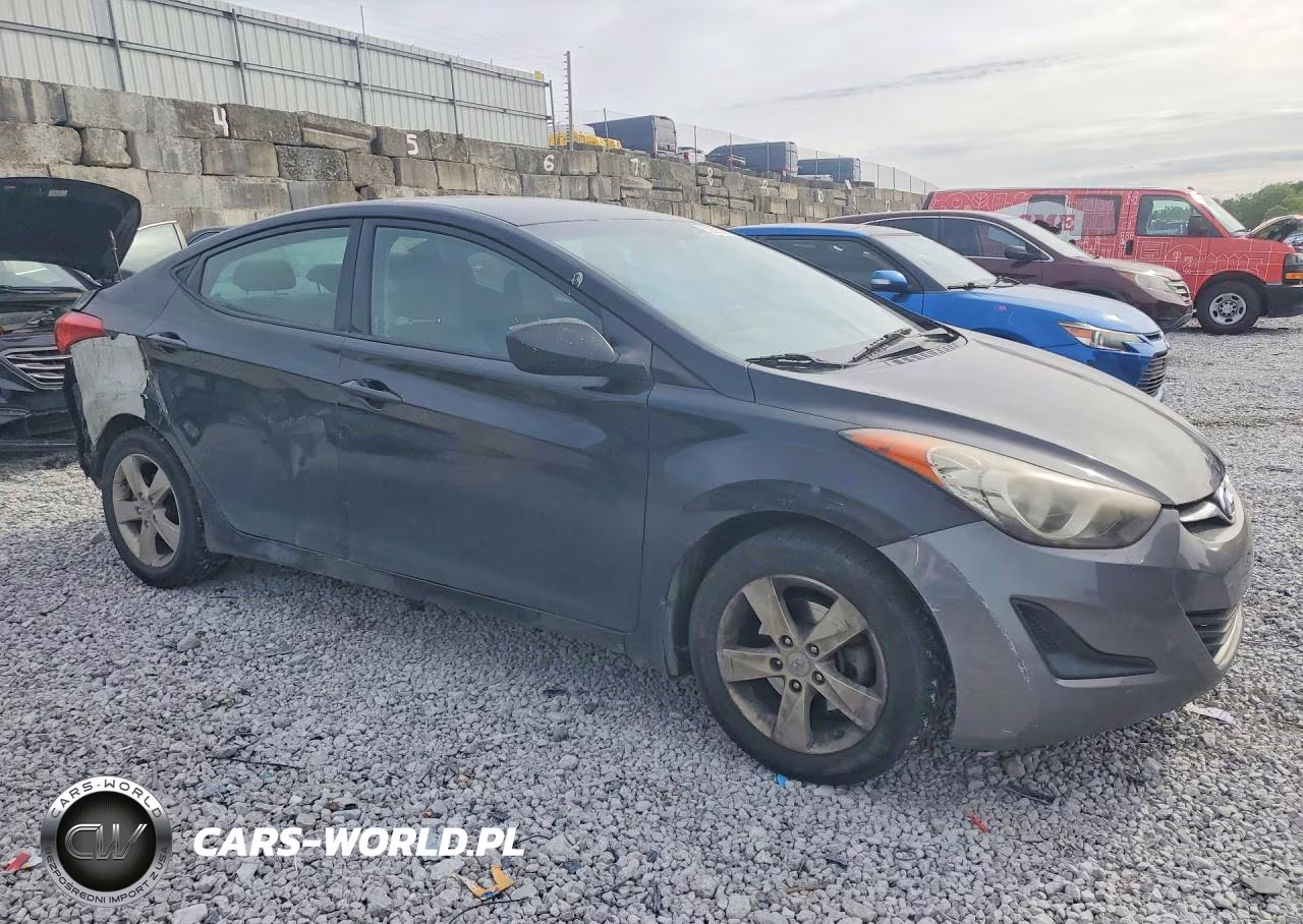 2013 Hyundai Elantra Gls VIN:KMHDH4AE8DU925874 - 4
