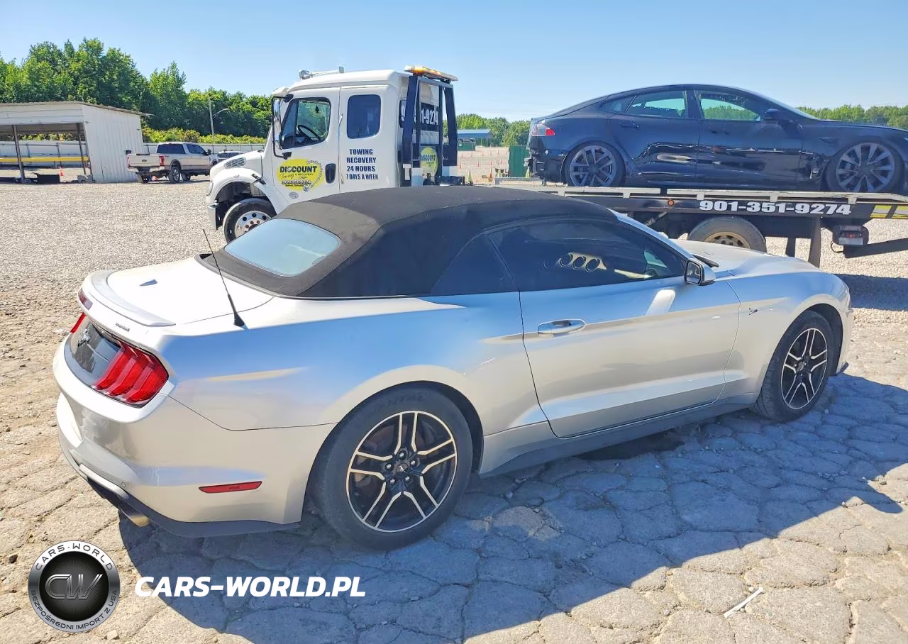 2018 Ford Mustang VIN:1FATP8UH4J5155541 - 3