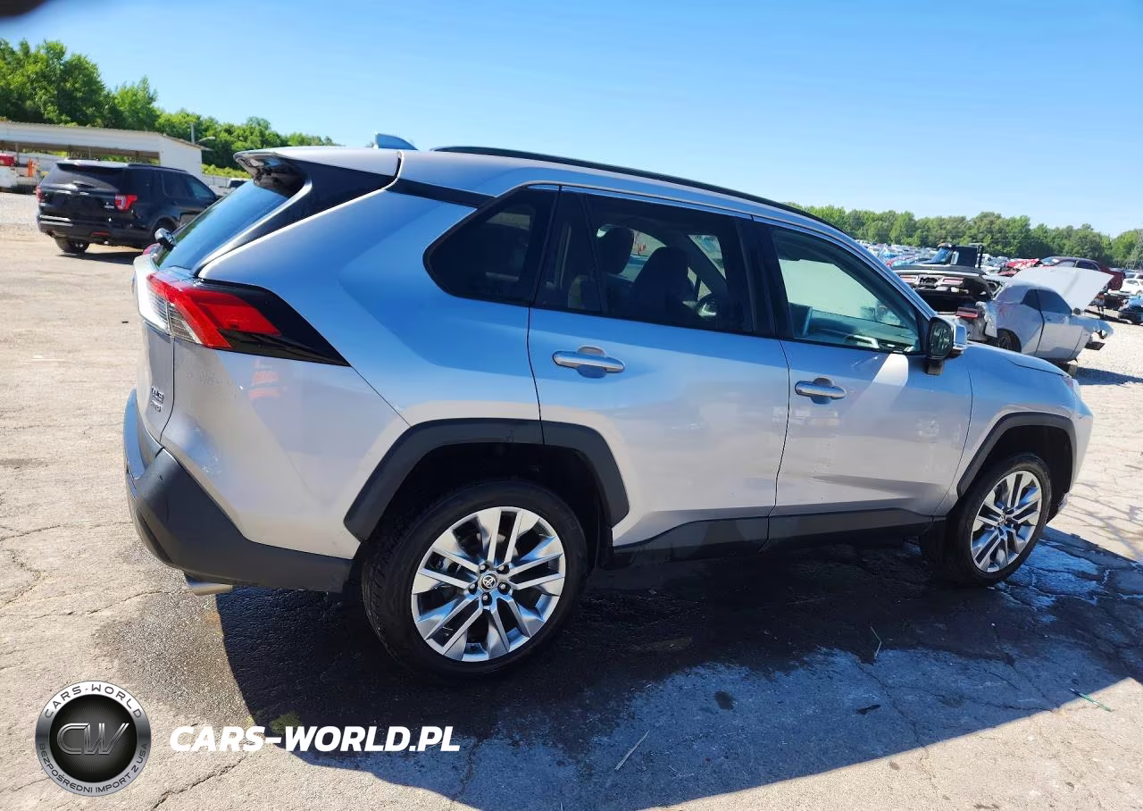 2023 Toyota Rav4 Xle Premium VIN:2T3A1RFV1PC357249 - 3