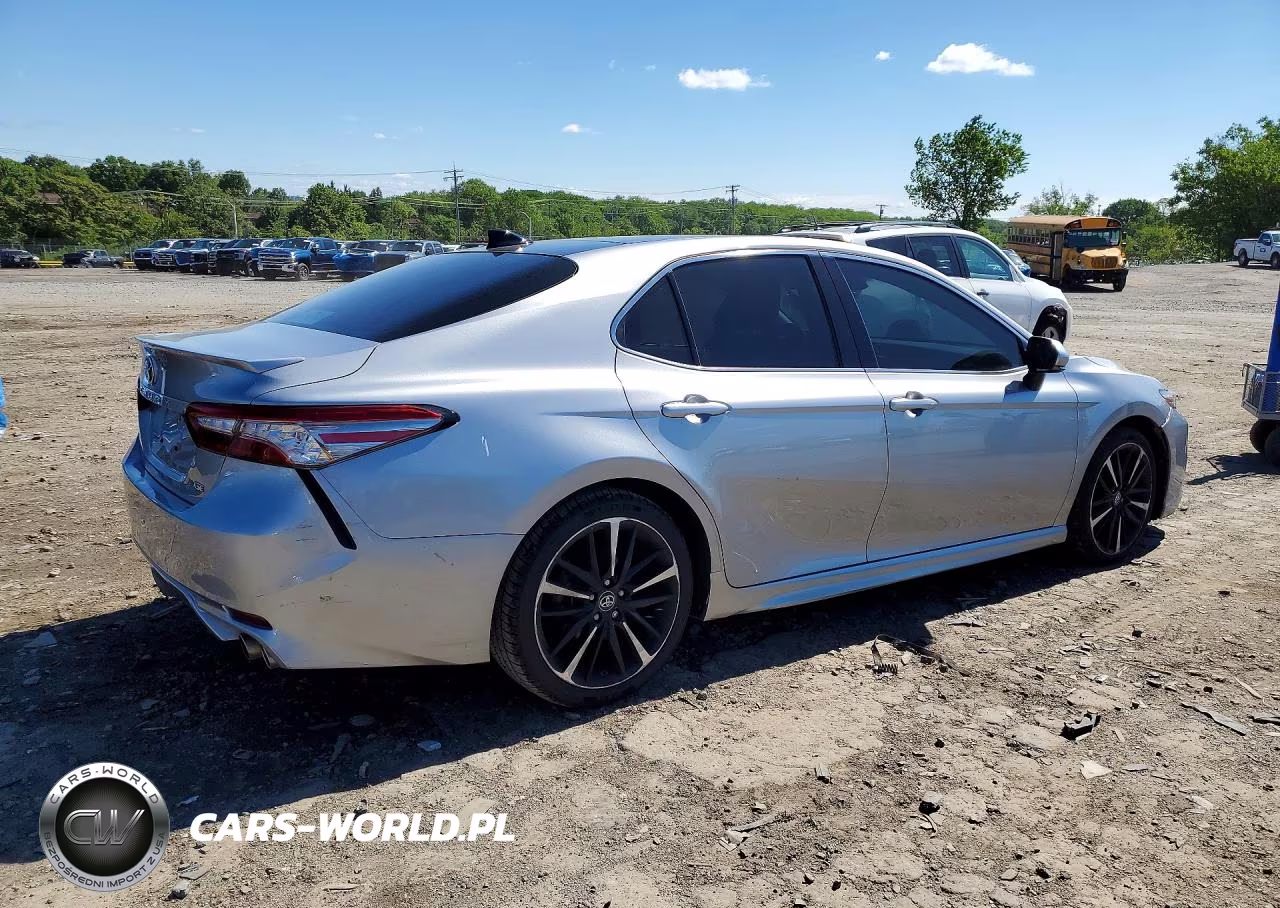 2019 Toyota Camry Xse VIN:4T1B61HK9KU719404 - 3