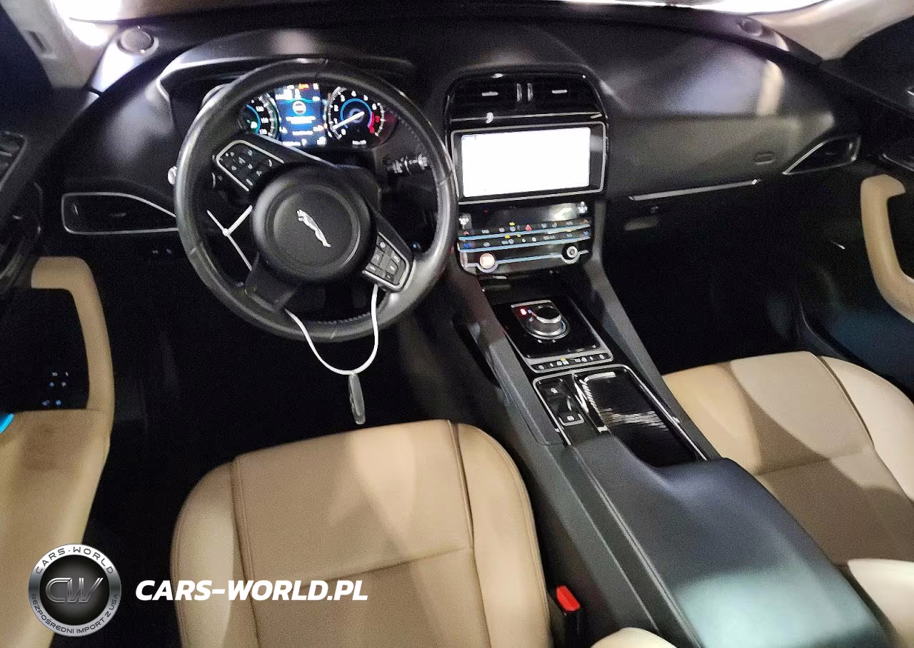 2020 Jaguar F-Pace Premium VIN:SADCJ2FX8LA637327 - 8