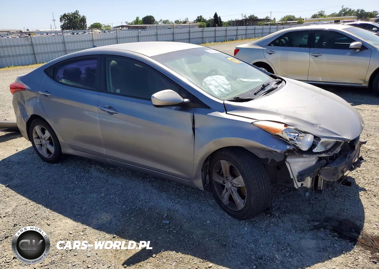 2012 Hyundai Elantra Gls VIN:KMHDH4AE7CU451382 - 4