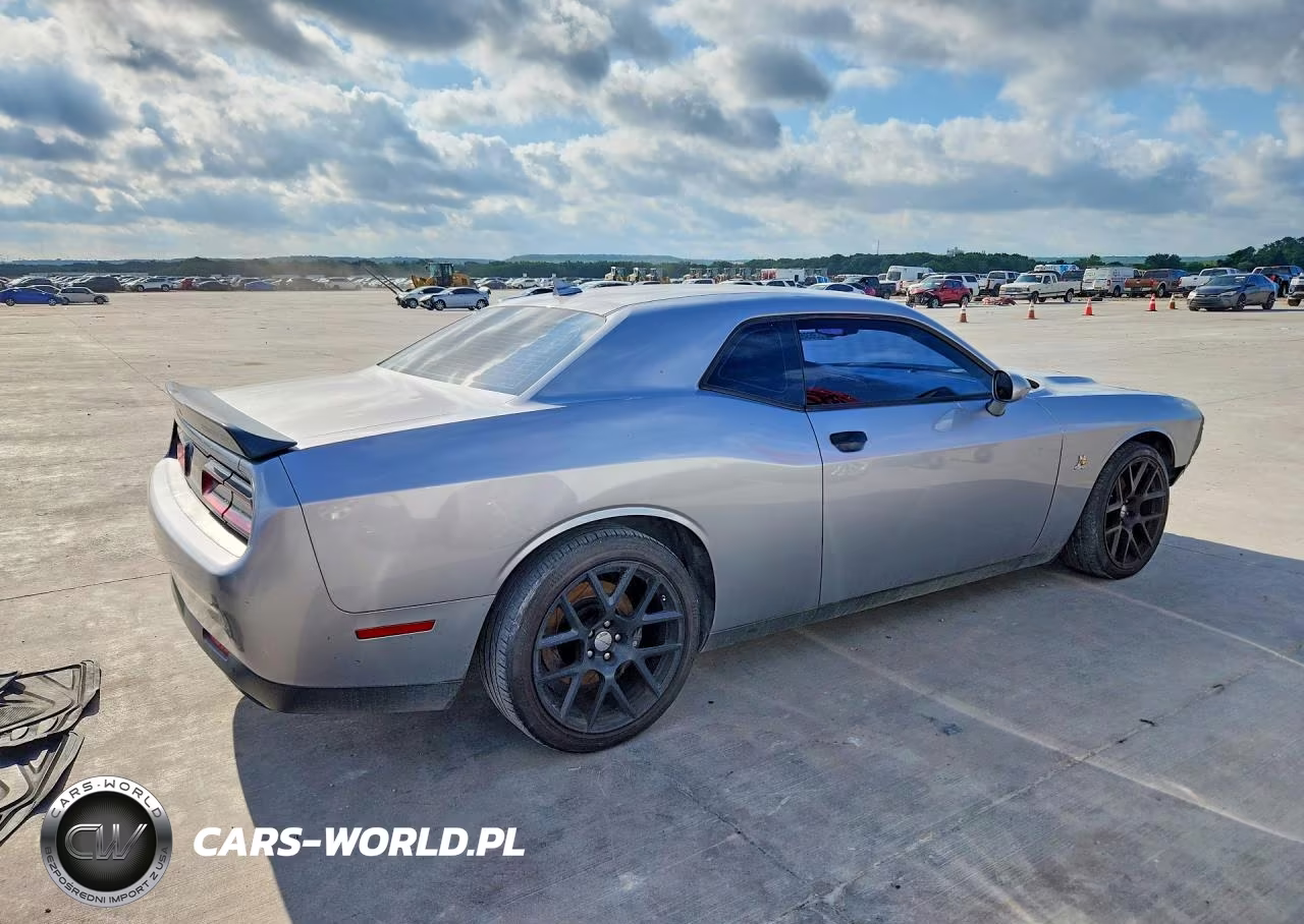 2015 Dodge Challenger R VIN:2C3CDZFJXFH850183 - 3