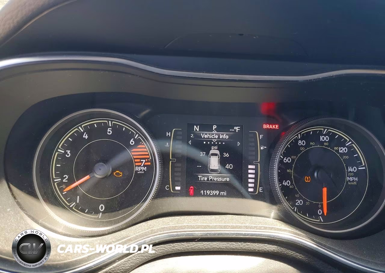 2019 Jeep Cherokee Latitude Plus VIN:1C4PJMLB4KD436880 - 9
