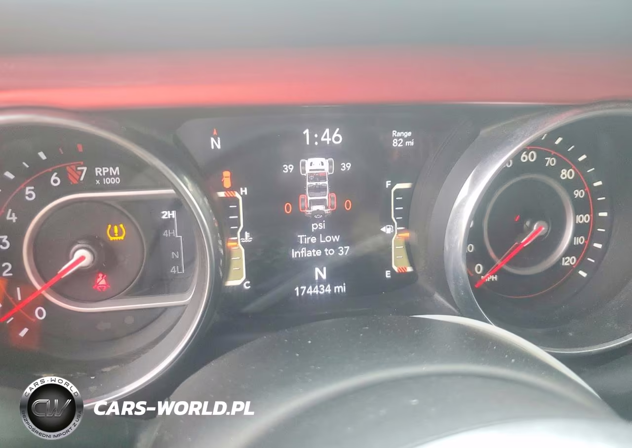 2018 Jeep Wrangler Unlimited Rubicon VIN:1C4HJXFG9JW284126 - 9