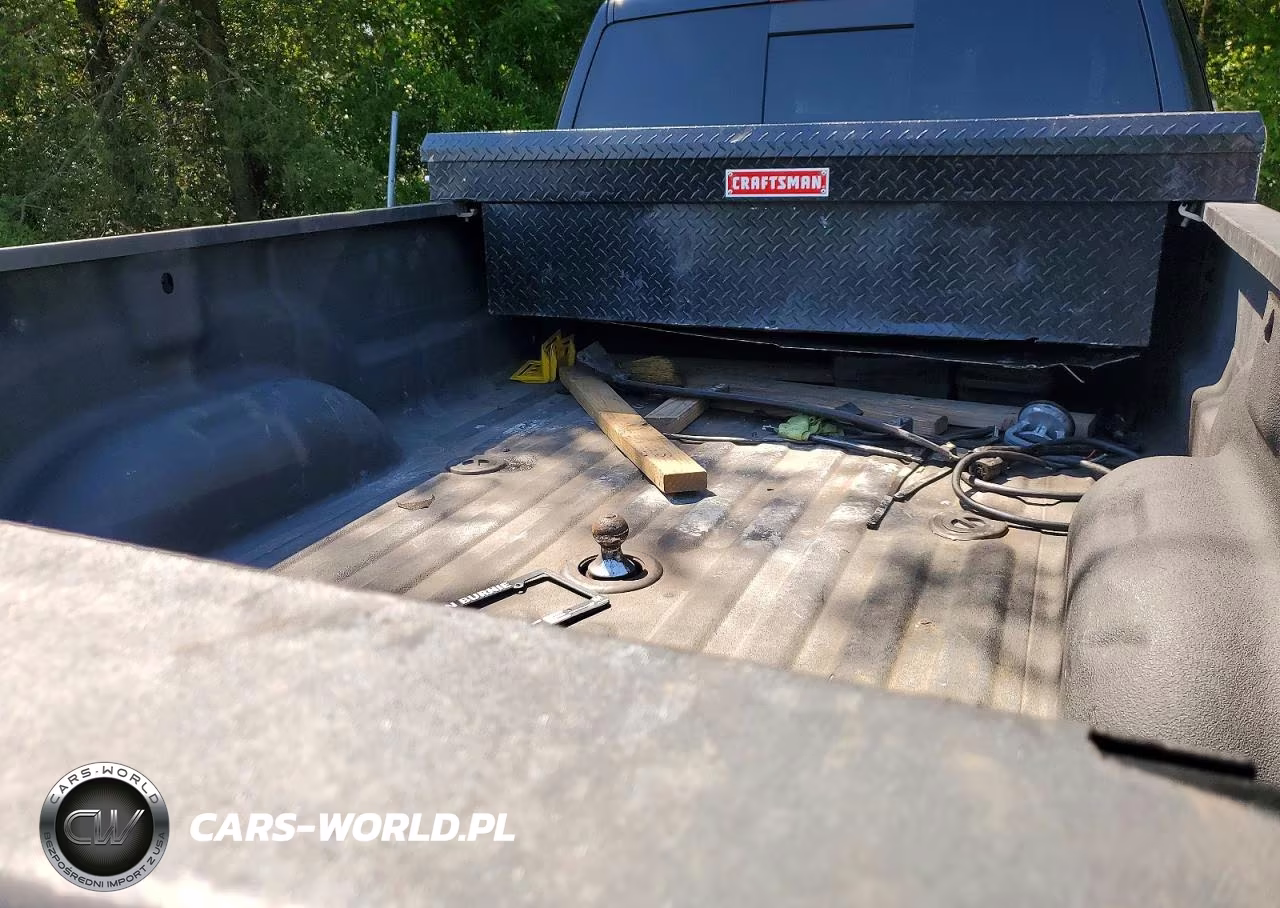 2024 Ram 3500 Laramie VIN:3C63RRJL4RG184973 - 10