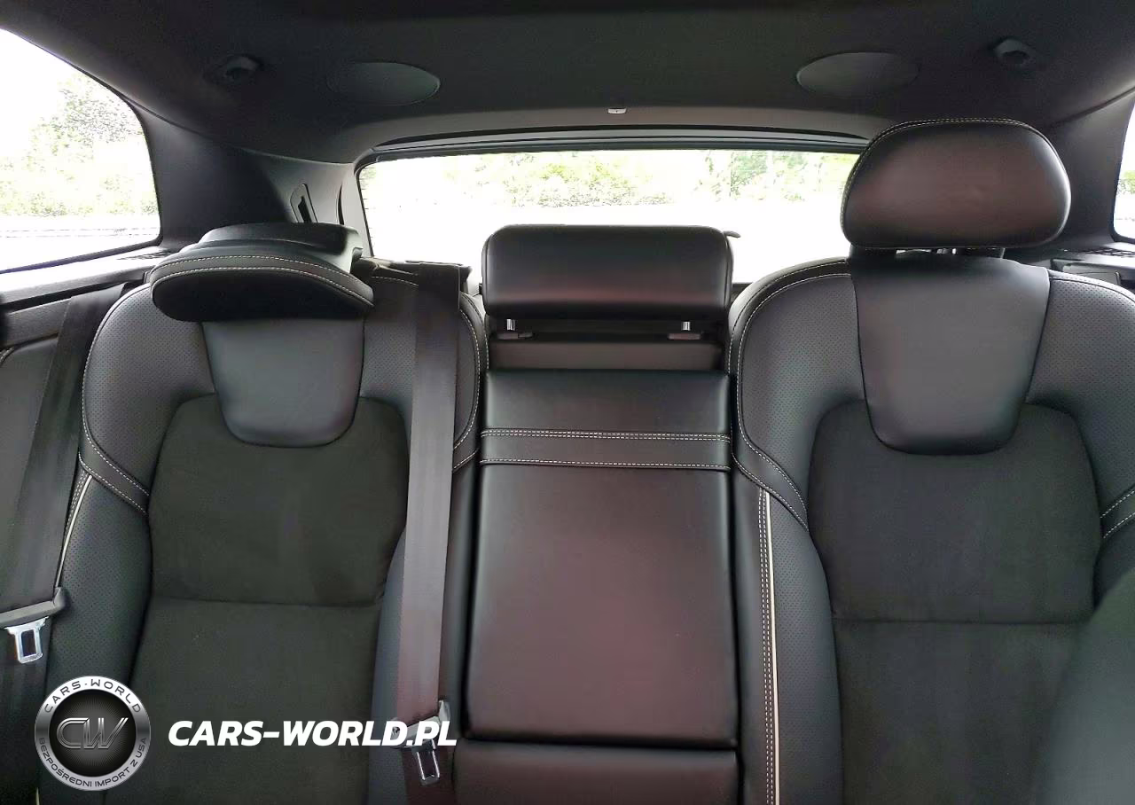 2019 Volvo Xc60 T5 R-Design VIN:LYV102RM0KB284015 - 10