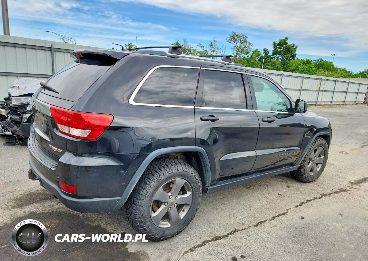 2013 Jeep Grand Cherokee Laredo VIN:1C4RJFAG7DC620237 - 3