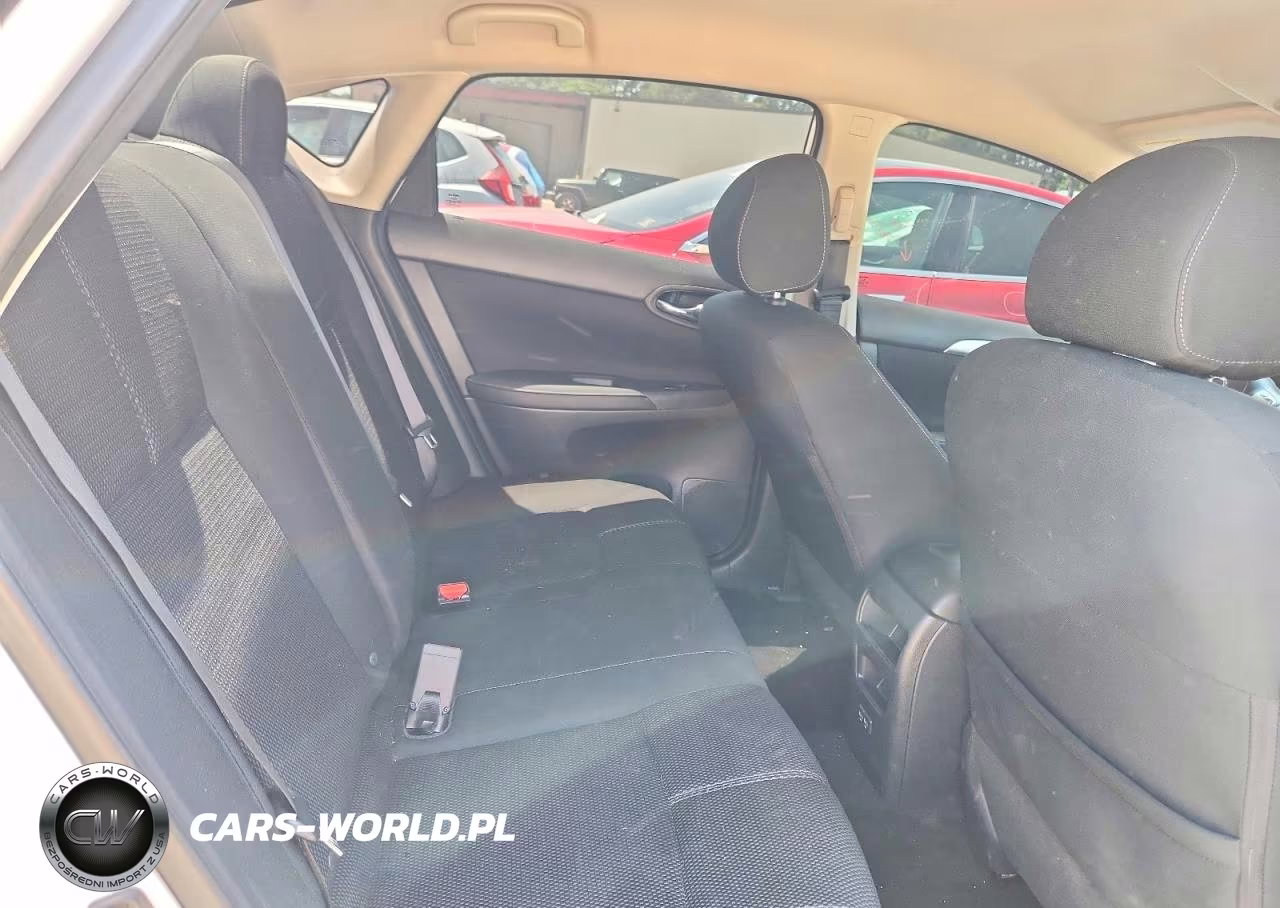 2018 Nissan Sentra S VIN:3N1AB7AP8JY321149 - 10