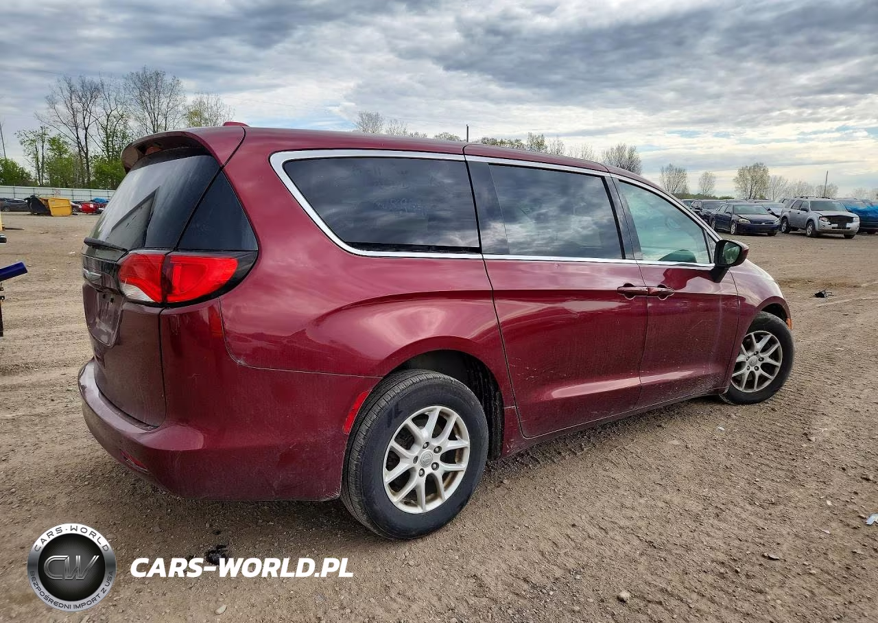 2017 Chrysler Pacifica Touring VIN:2C4RC1DG4HR508999 - 3
