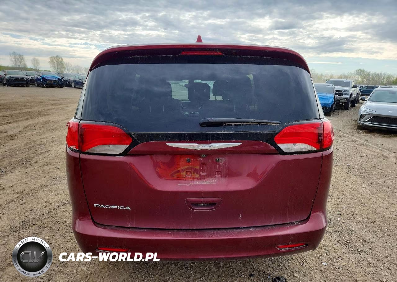 2017 Chrysler Pacifica Touring VIN:2C4RC1DG4HR508999 - 6