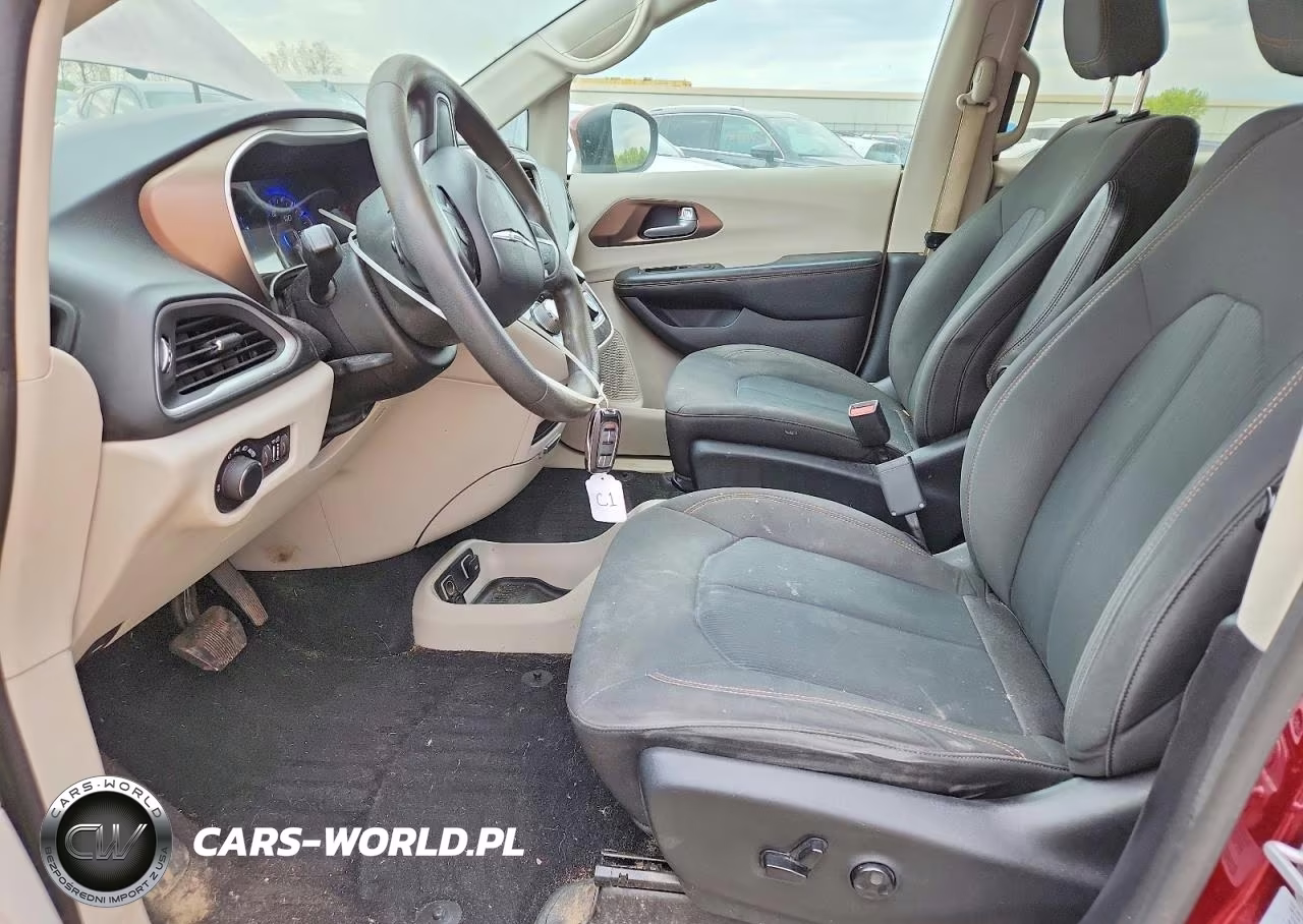 2017 Chrysler Pacifica Touring VIN:2C4RC1DG4HR508999 - 7