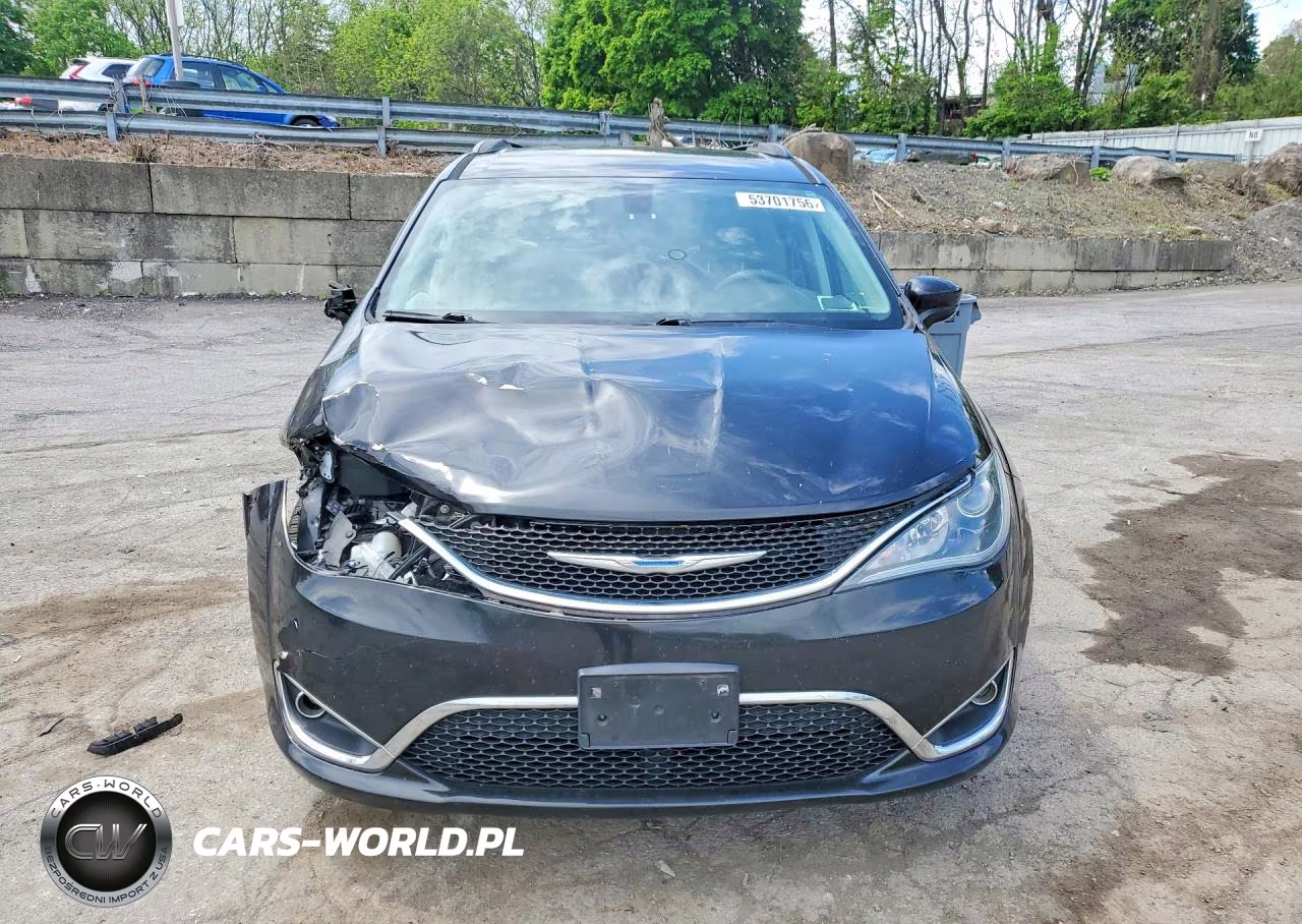 2018 Chrysler Pacifica Touring Plus VIN:2C4RC1FG7JR128557 - 5