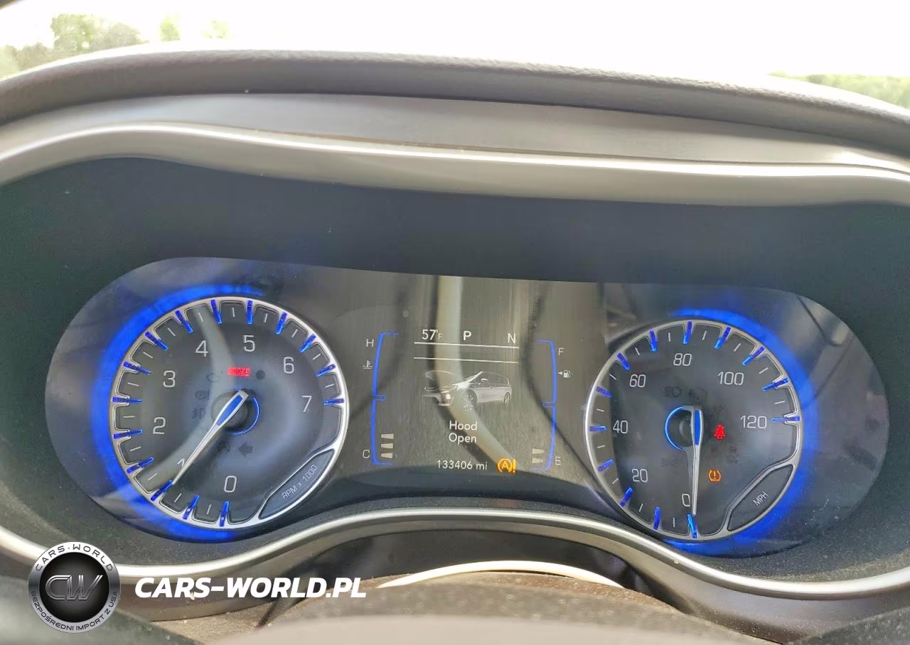 2018 Chrysler Pacifica Touring Plus VIN:2C4RC1FG7JR128557 - 9