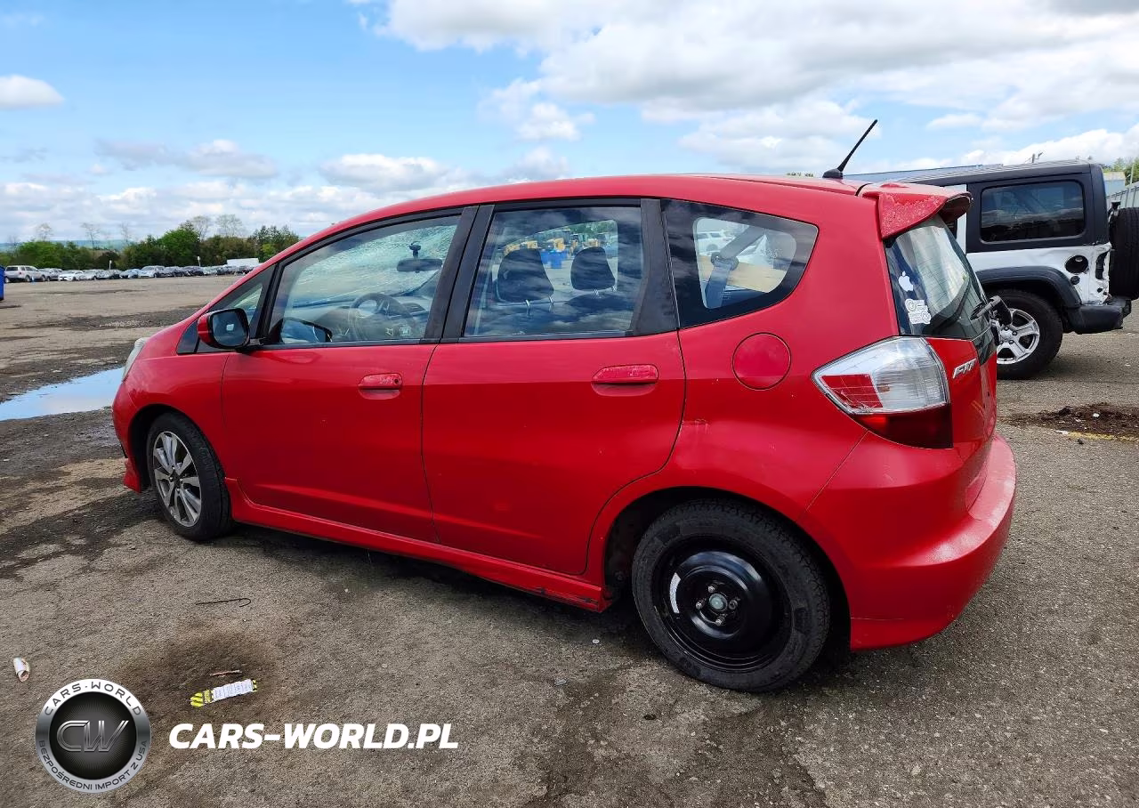 2013 Honda Fit Sport VIN:JHMGE8H57DC014463 - 2