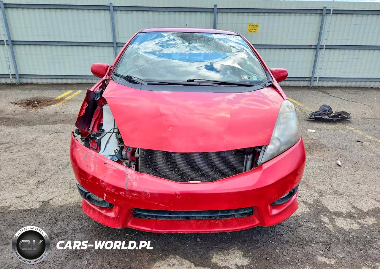 2013 Honda Fit Sport VIN:JHMGE8H57DC014463 - 5