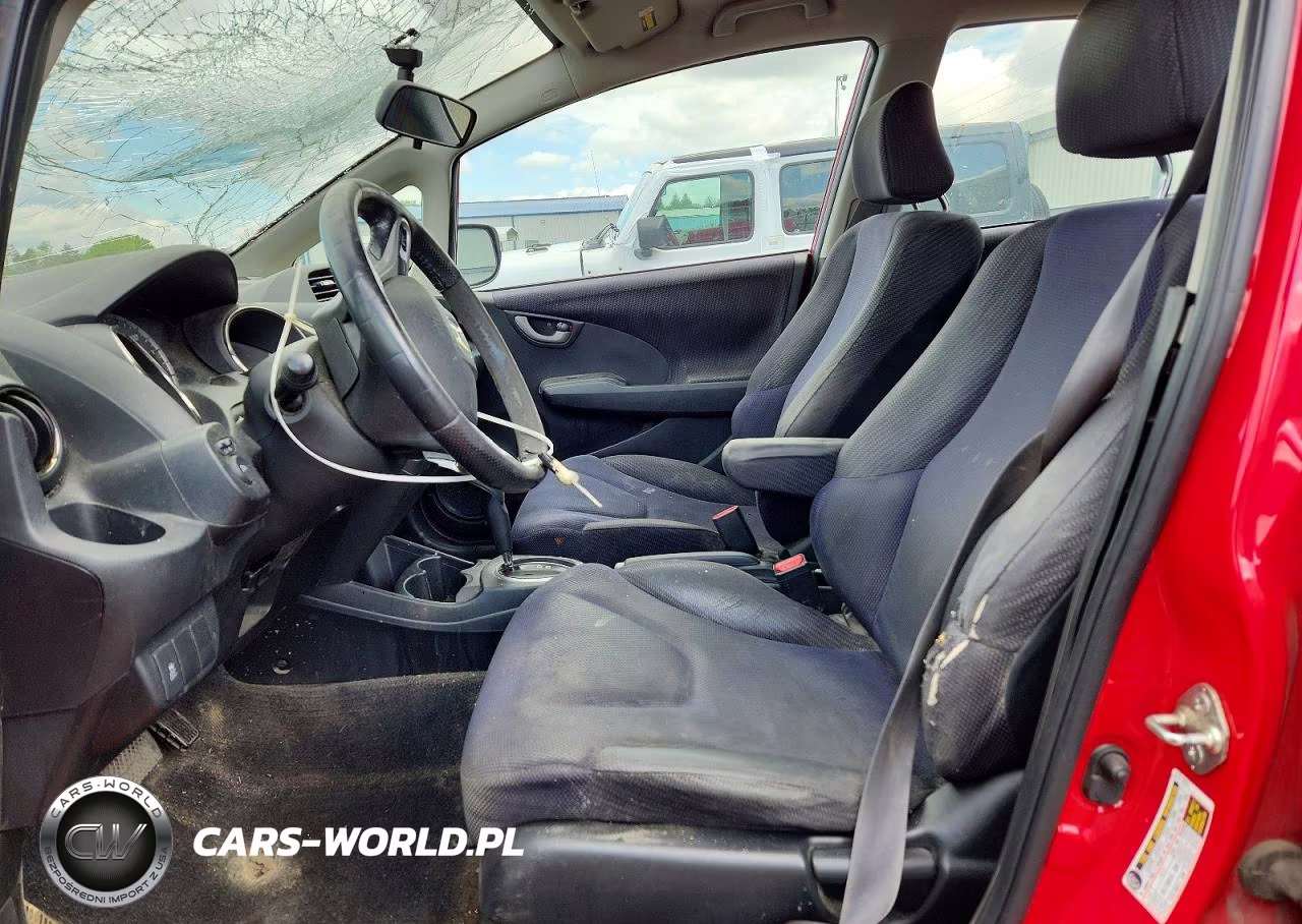 2013 Honda Fit Sport VIN:JHMGE8H57DC014463 - 7