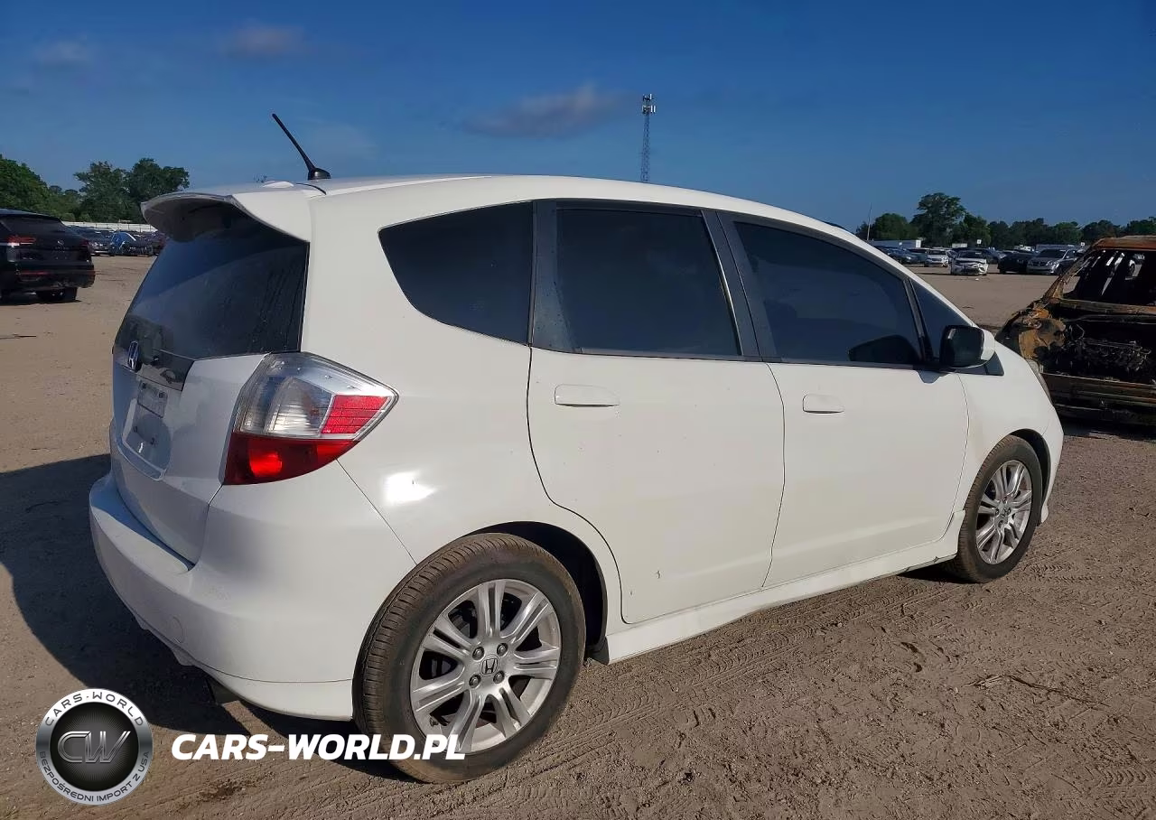 2009 Honda Fit Sport VIN:JHMGE88699S034753 - 3