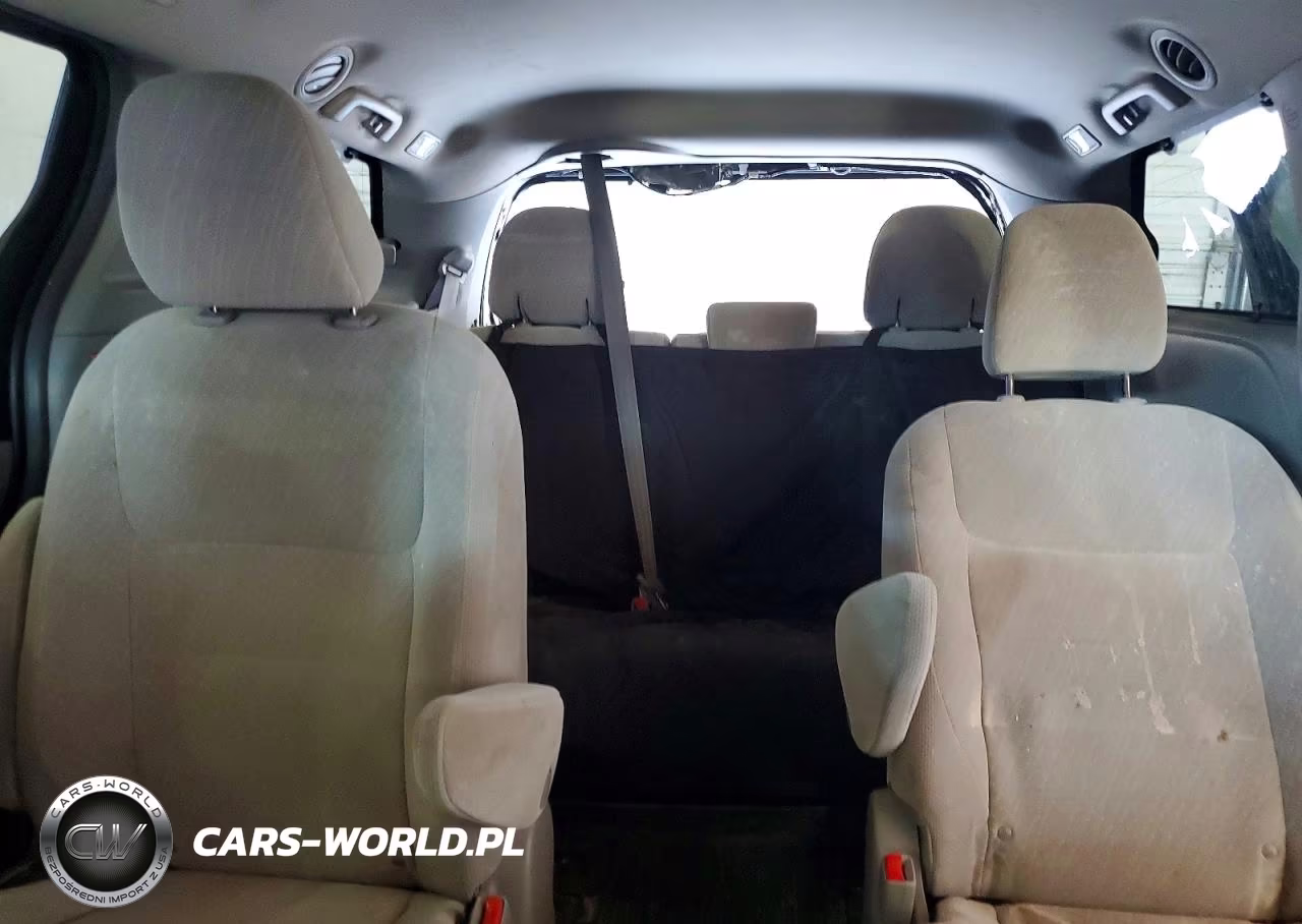 2017 Toyota Sienna Le VIN:5TDJZ3DC6HS178309 - 10