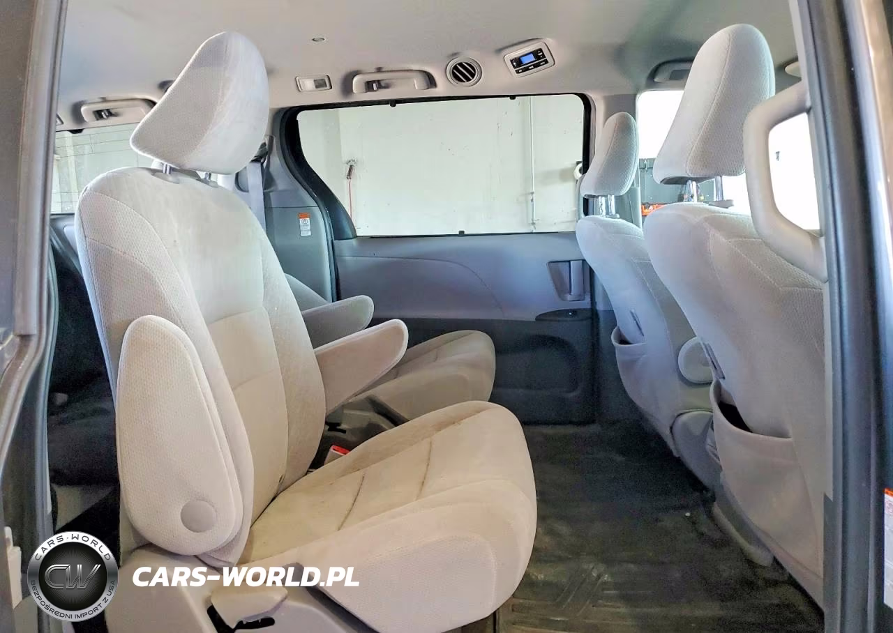 2017 Toyota Sienna Le VIN:5TDJZ3DC6HS178309 - 11