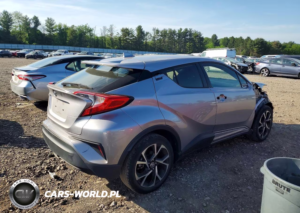 2020 Toyota C-Hr Xle VIN:JTNKHMBX6L1093782 - 3