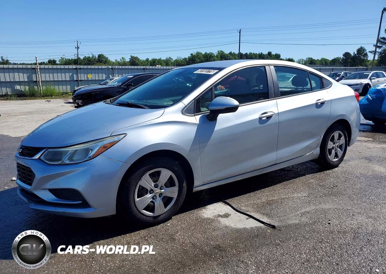 2017 Chevrolet Cruze Ls – zdjęcie 1 z 12