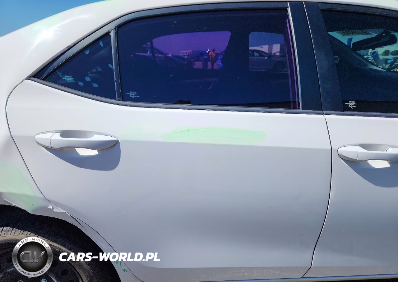 2016 Toyota Corolla Le VIN:5YFBURHE3GP553968 - 10
