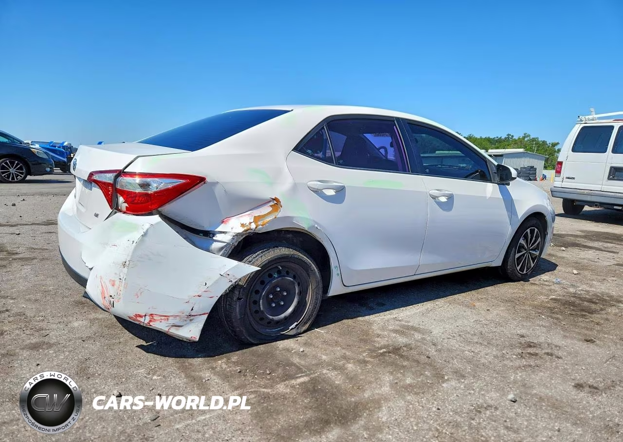 2016 Toyota Corolla Le VIN:5YFBURHE3GP553968 - 3