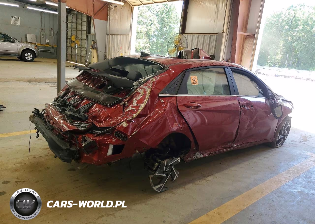 2025 Hyundai Elantra Limited VIN:KMHLP4DG1SU872184 - 3