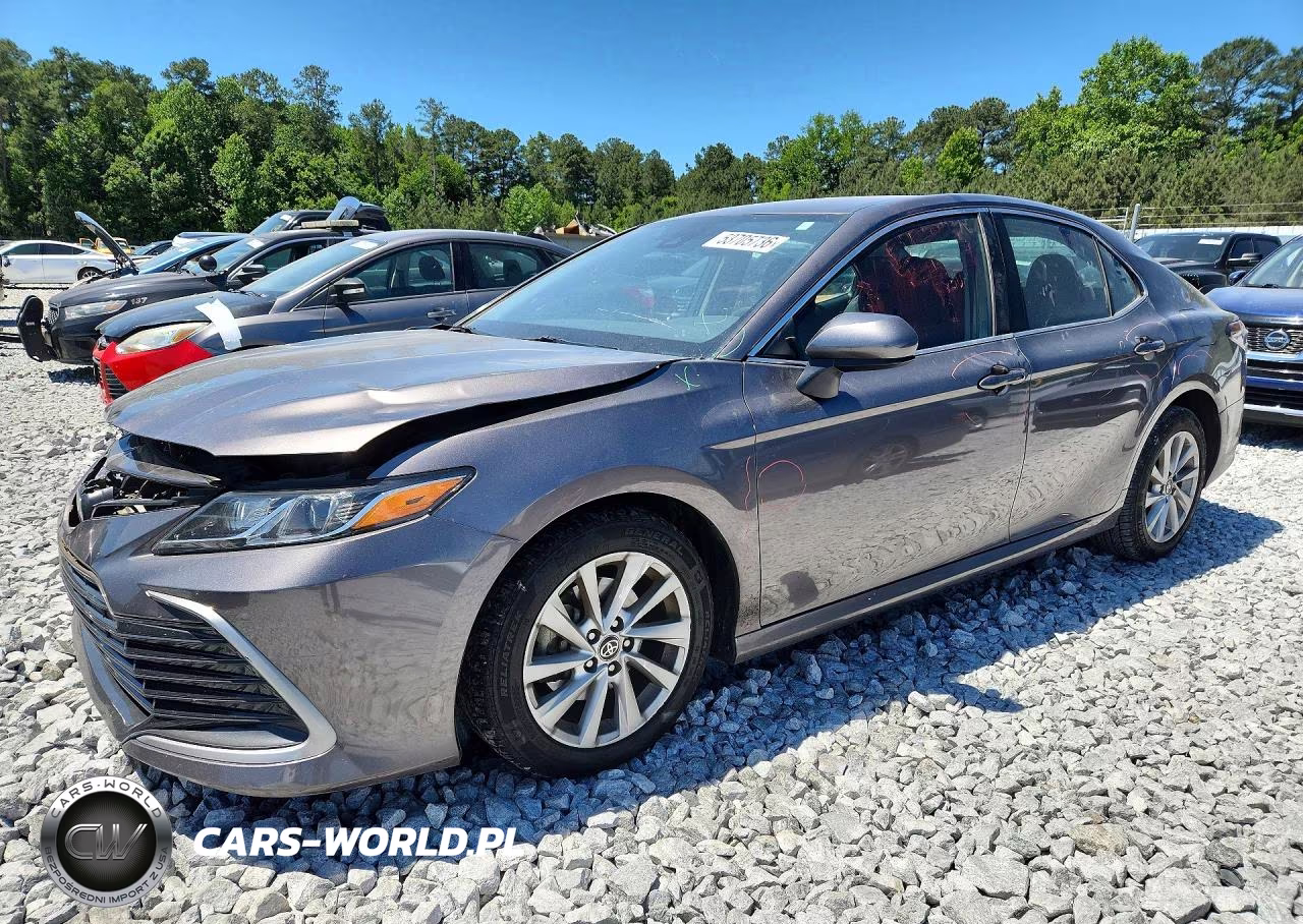 2021 Toyota Camry Le – zdjęcie 1 z 12