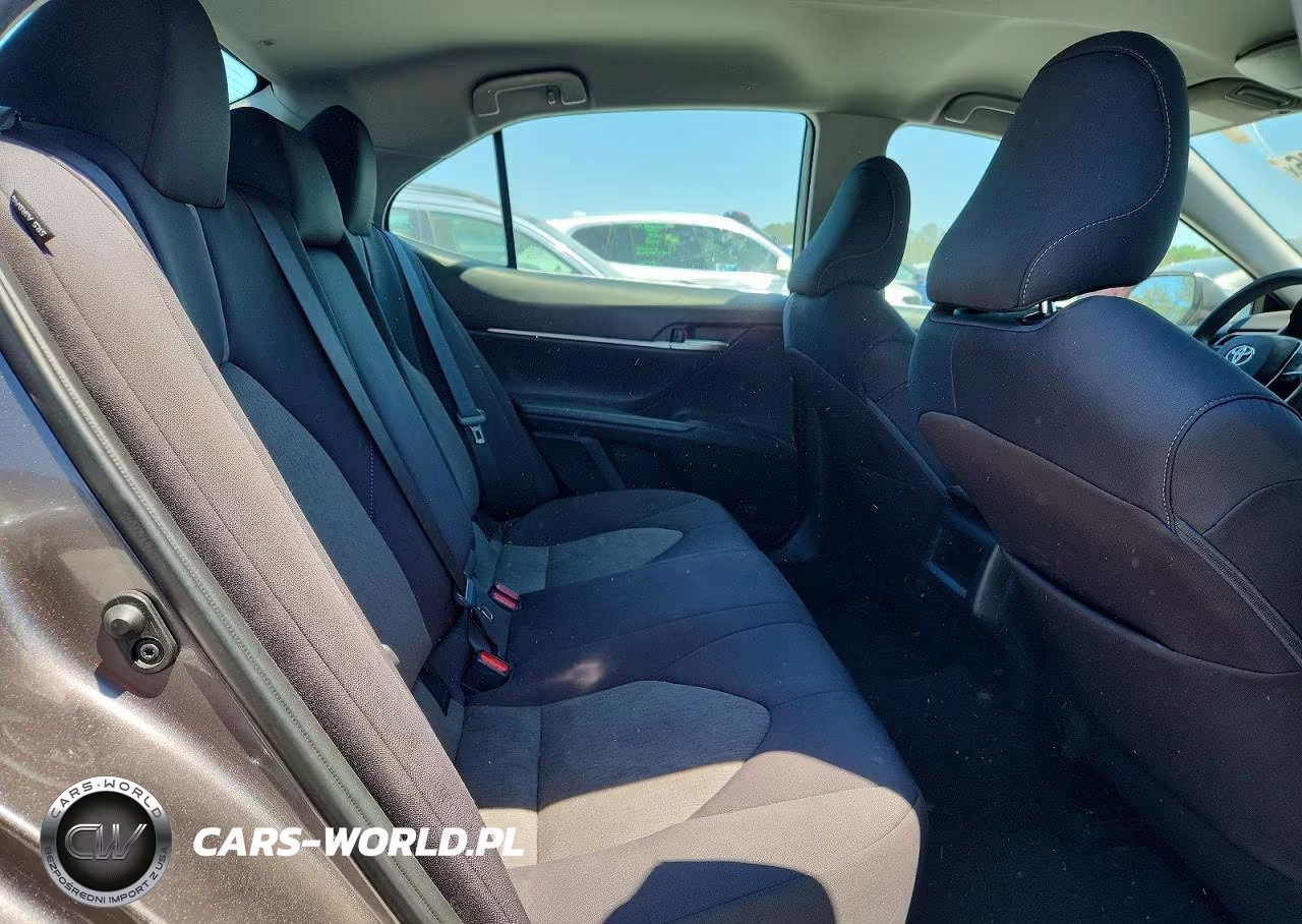 2021 Toyota Camry Le VIN:4T1C11AK5MU450396 - 10