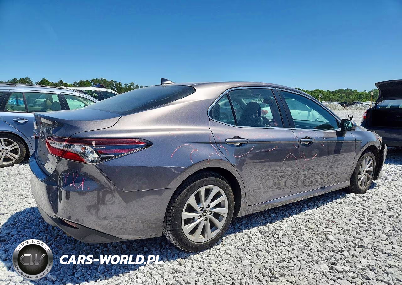 2021 Toyota Camry Le VIN:4T1C11AK5MU450396 - 3