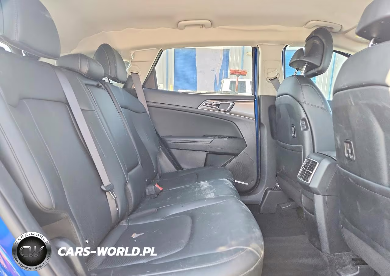 2025 Kia Sportage VIN:5XYK33DF2SG308316 - 11