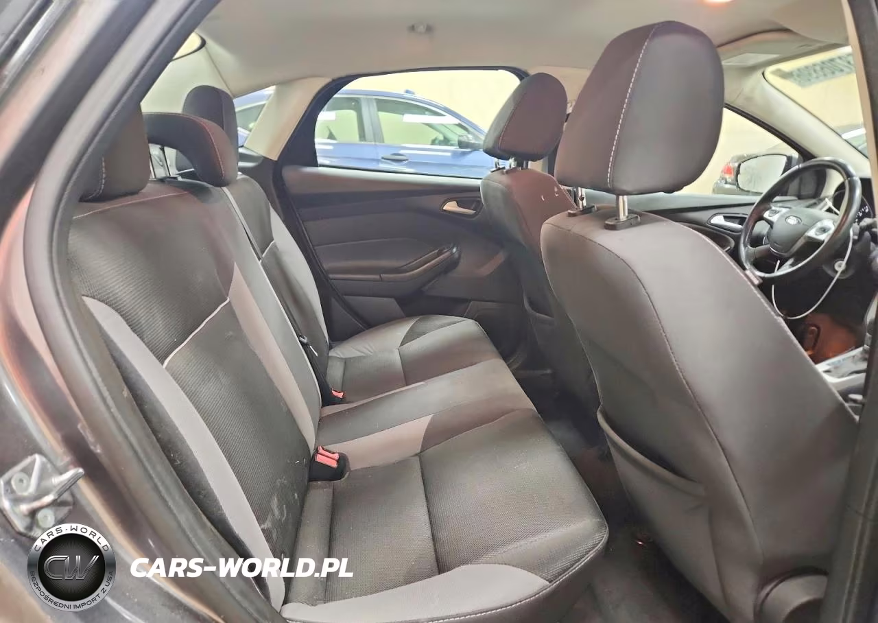 2014 Ford Focus Se VIN:1FADP3F27EL419188 - 10