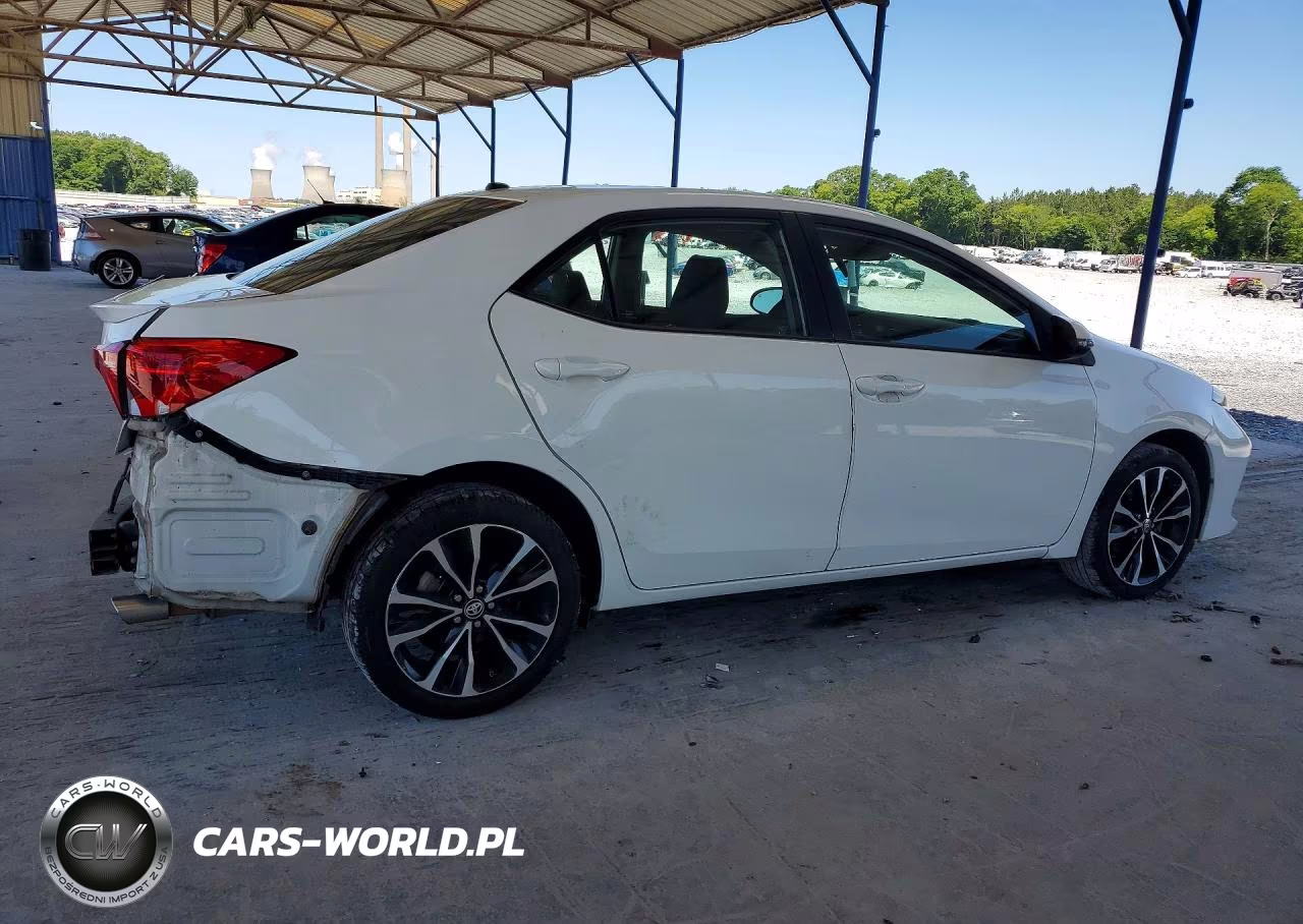 2018 Toyota Corolla Se VIN:5YFBURHE1JP847120 - 3