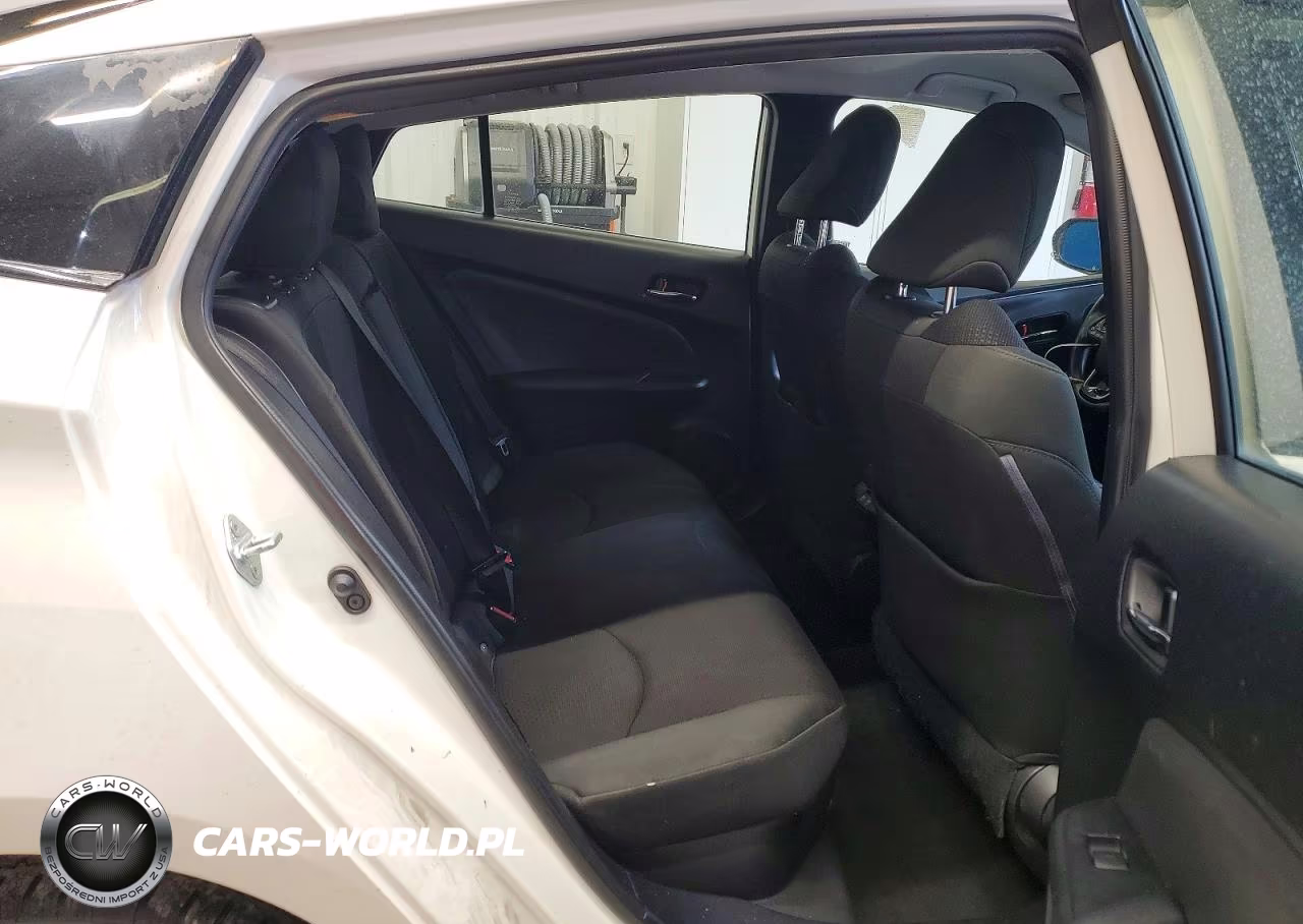 2019 Toyota Prius Le VIN:JTDKARFU5K3074178 - 10