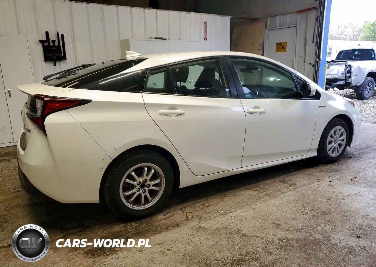 2019 Toyota Prius Le VIN:JTDKARFU5K3074178 - 3