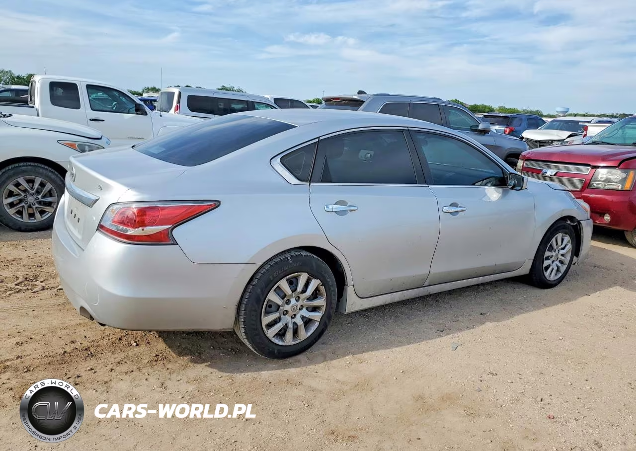 2015 Nissan Altima 2.5 S VIN:1N4AL3AP0FN385084 - 3