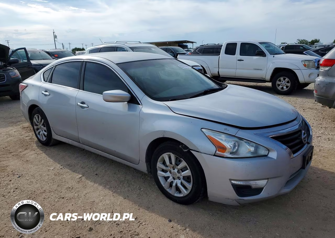 2015 Nissan Altima 2.5 S VIN:1N4AL3AP0FN385084 - 4