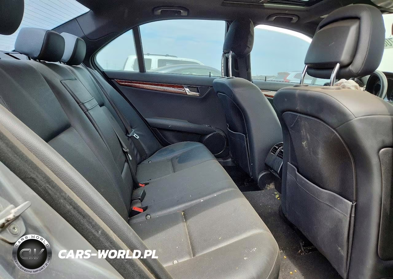 2010 Mercedes-Benz C 300 4Matic VIN:WDDGF8BB4AF451947 - 10