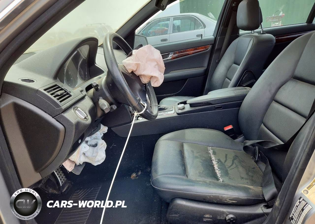 2010 Mercedes-Benz C 300 4Matic VIN:WDDGF8BB4AF451947 - 7