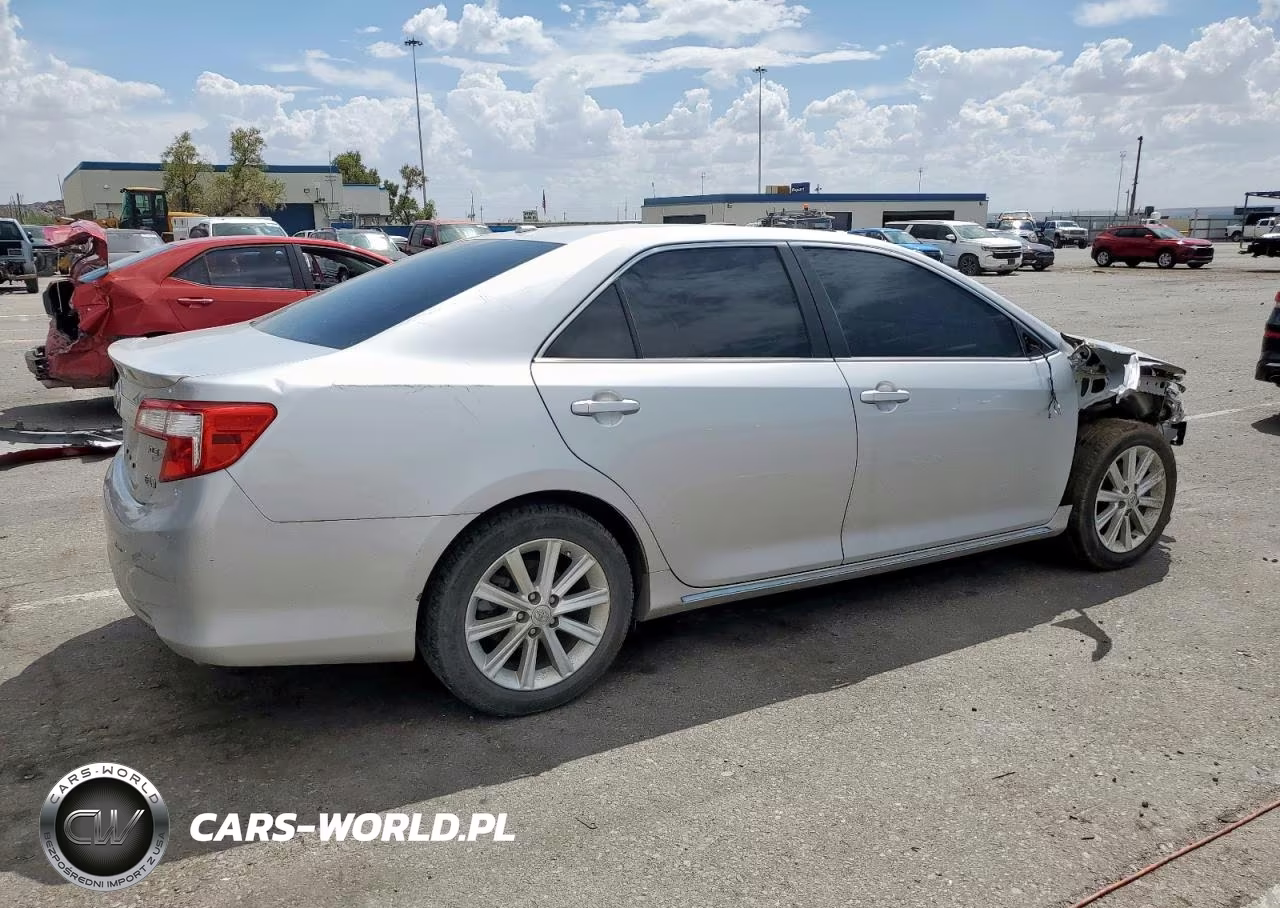 2013 Toyota Camry Hybrid VIN:4T1BD1FKXDU073057 - 3