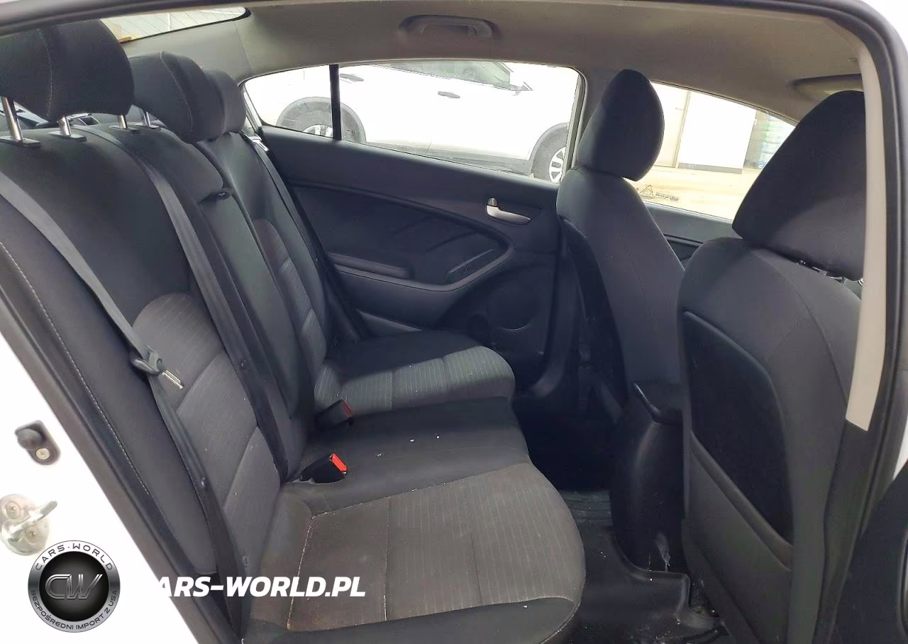 2018 Kia Forte Lx VIN:3KPFL4A76JE219249 - 10