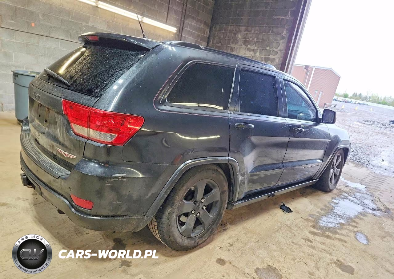 2013 Jeep Grand Cherokee Laredo VIN:1C4RJFAGXDC619082 - 3