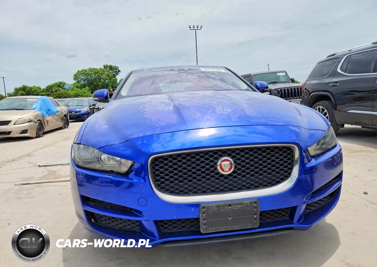 2017 Jaguar Xe Premium VIN:SAJAD4BG1HA965628 - 5
